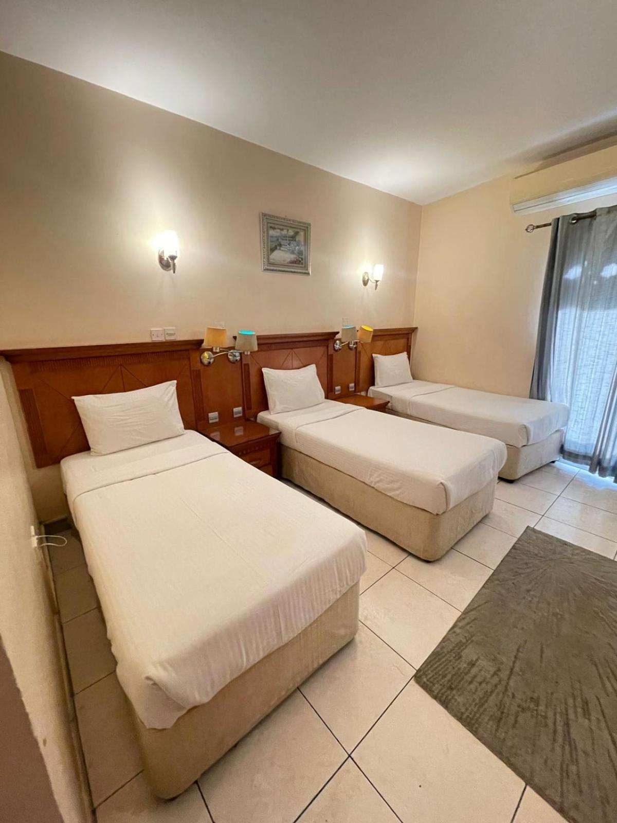 Tara Hotel Llc Dubai Esterno foto
