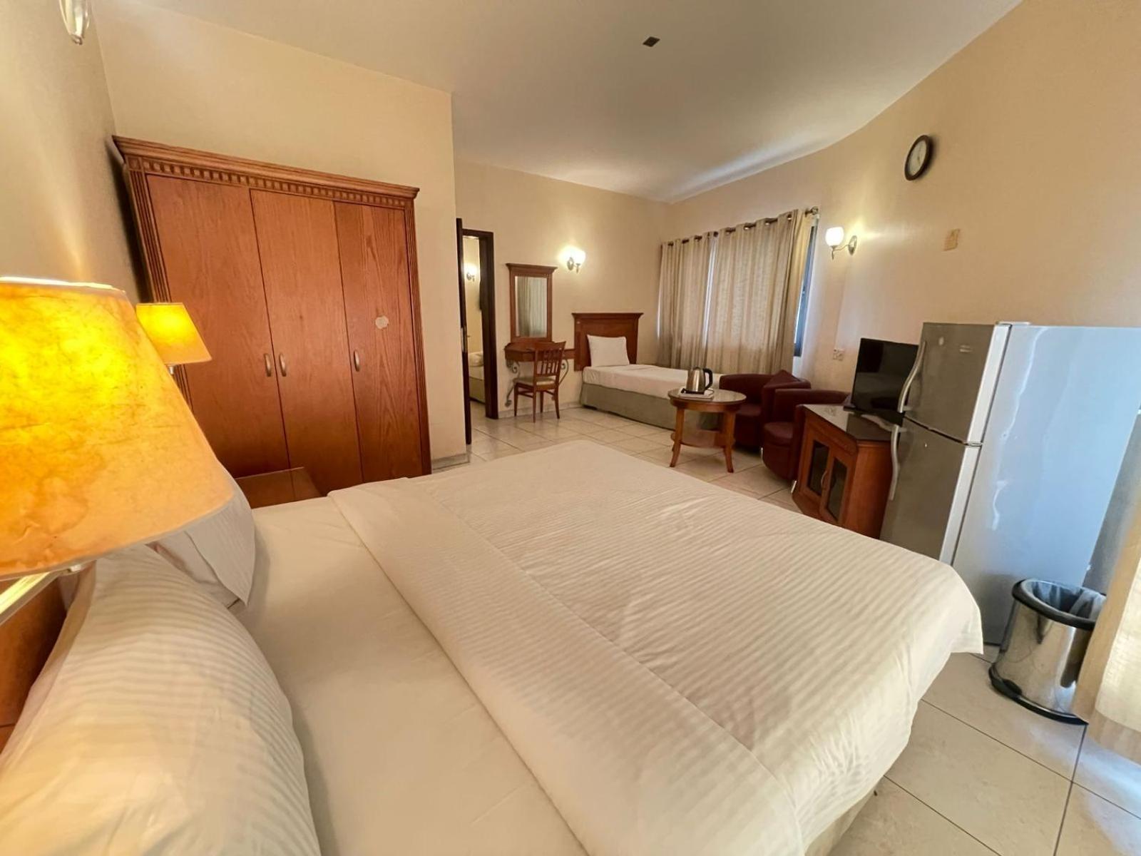 Tara Hotel Llc Dubai Esterno foto
