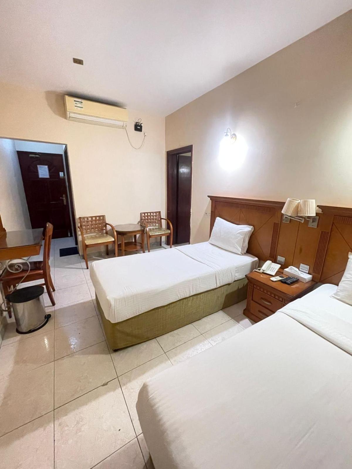 Tara Hotel Llc Dubai Esterno foto