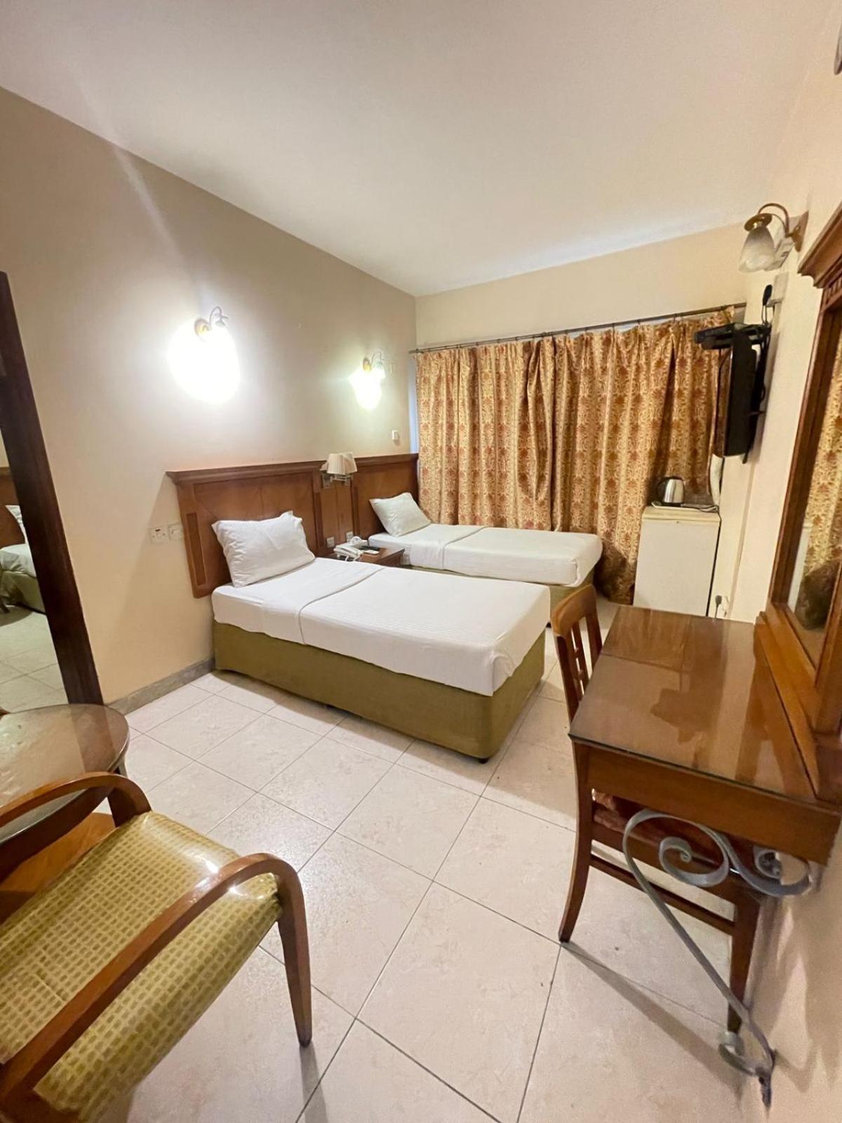Tara Hotel Llc Dubai Esterno foto